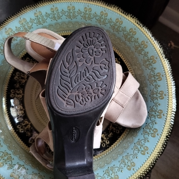 Shoes - Picture 3 of 5